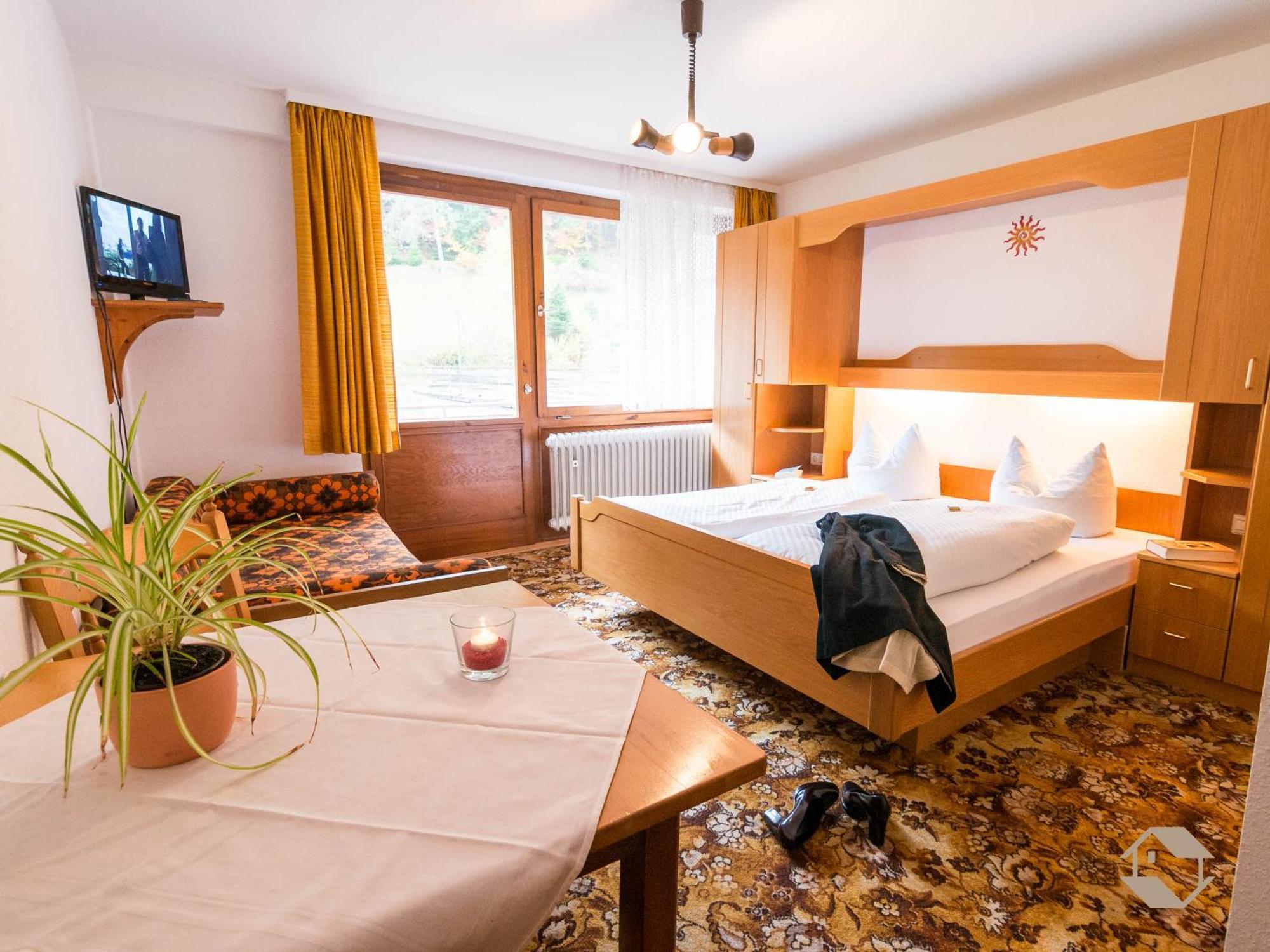 Enri Theater & Pension Bruderhaus Altensteig Szoba fotó